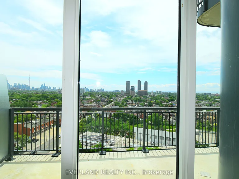 1185 Dupont St #1105 — Photo 32