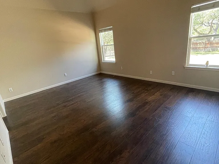 4 Hollywood Ct — Photo 10