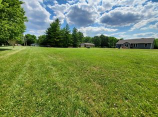 904 Pin Oak Dr, Mahomet, IL 61853