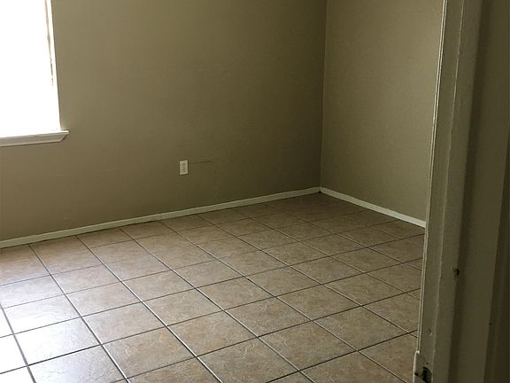 BEDROOM 1 BATH ( 2ndBEDROOM)2