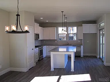 3 bed, 2.5 bath, 1934 sqft, $3,150 — Photo 4