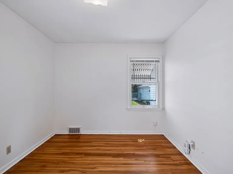 1660 Ford Pkwy — Photo 20