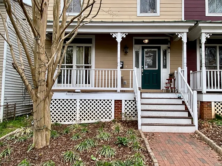 520 1/2 S Laurel St — Photo 1