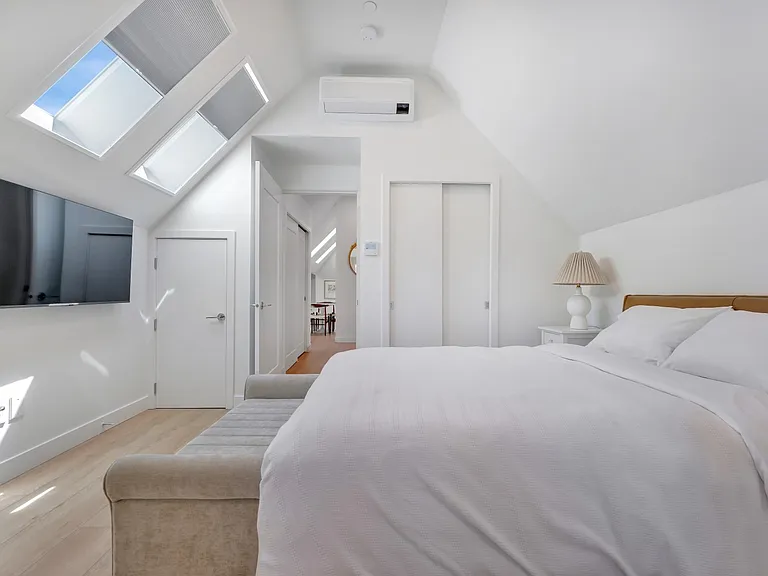 957 Nicola St #201 — Photo 21