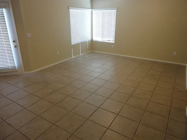 3 bed, 2.5 bath, 1588 sqft, $2,320 — Photo 4
