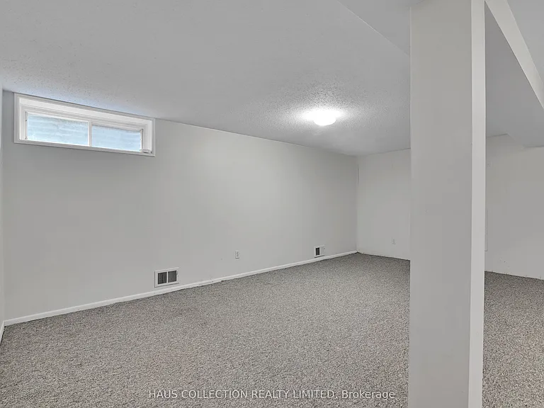 884 Walkley Rd — Photo 32