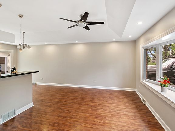 2nd image of 219 Countryside Ln