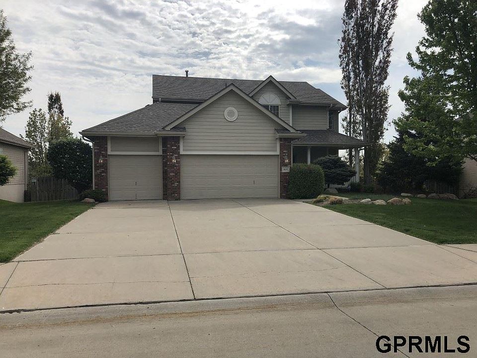 1st image of 8135 S 104th St