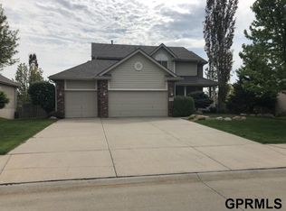 8135 S 104th St, La Vista, NE 68128