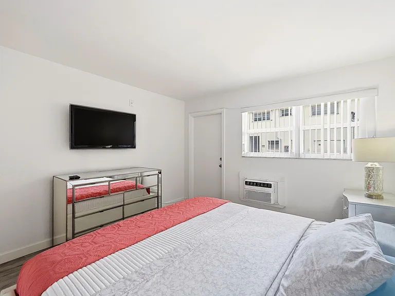3510 Harrison St #4 — Photo 18