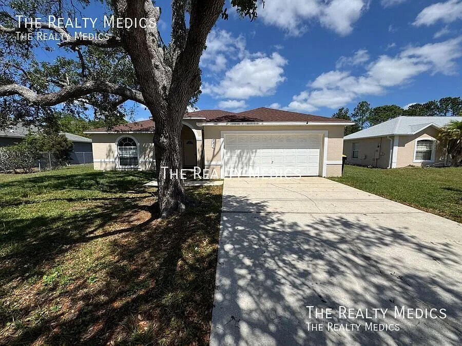 725 Pelican Ct