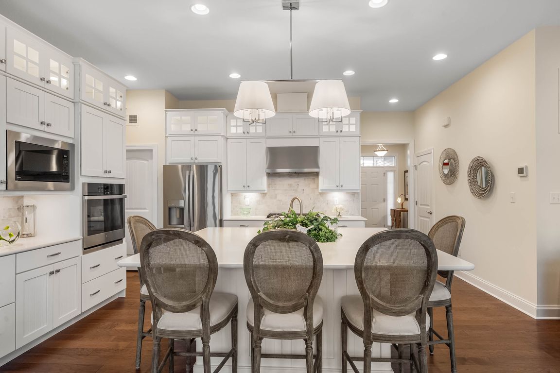 next background image