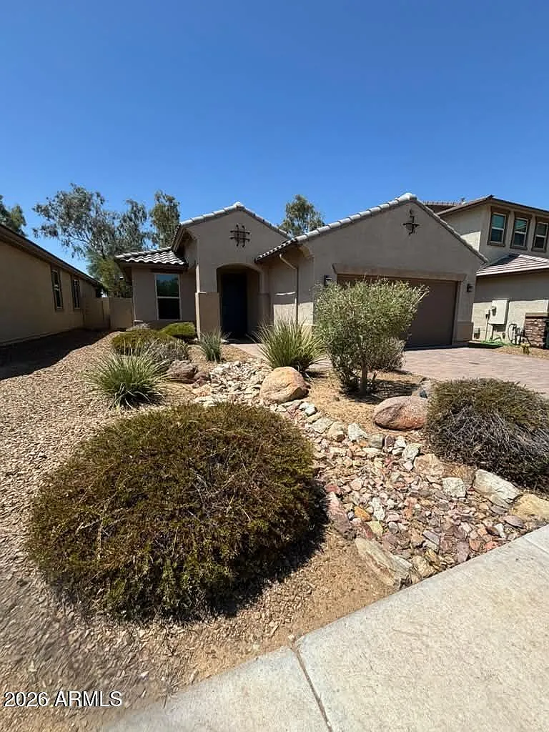 3 bed, 2.0 bath, 1540 sqft, $3,520 — Photo 2