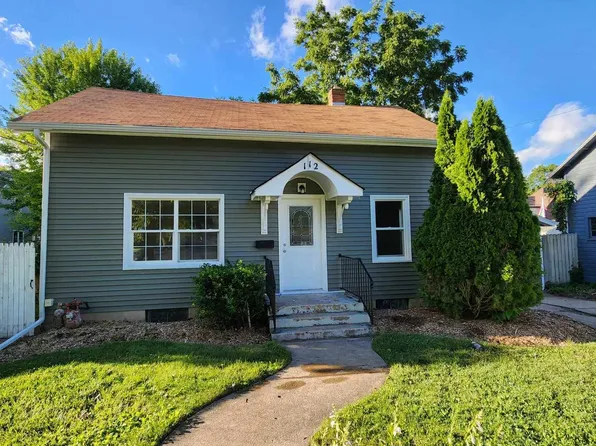 112 E 3rd St, Belvidere, IL 61008