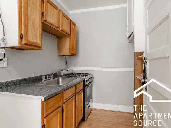3267 W Wrightwood Ave #1Y, Chicago, IL 60647