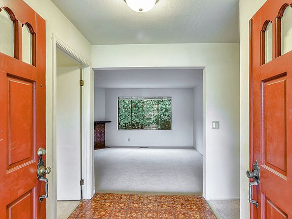 3rd image of 10161 Prado Vista Ave