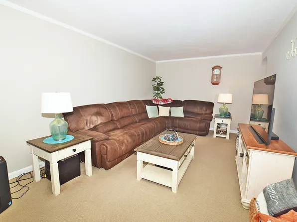 34-30 Corporal Kennedy Street image 3 of 19