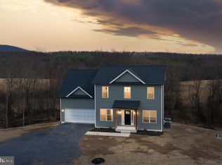 1086 Reynolds Rd, Cross Junction, VA 22625