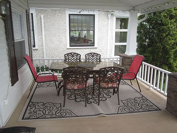 Outdoor covered eating area