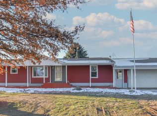 1067 Bidwell Rd, Quincy, MI 49082