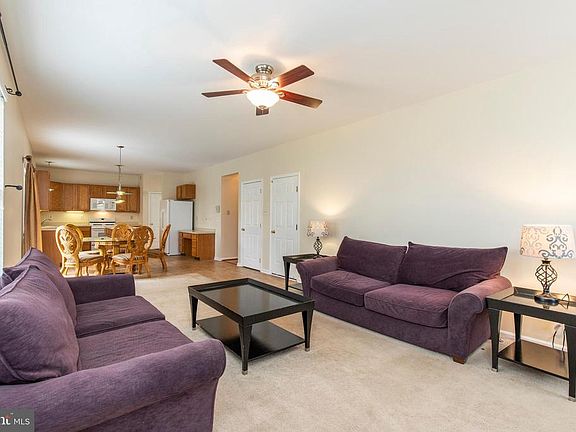 5th image of 678 Leeward St