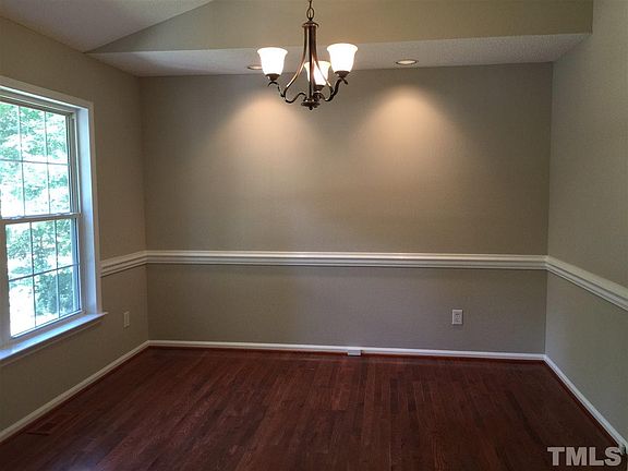 5th image of 364 Riverstone Dr