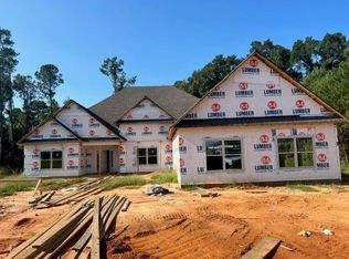 30 Landings Dr, Fort Mitchell, AL 36856