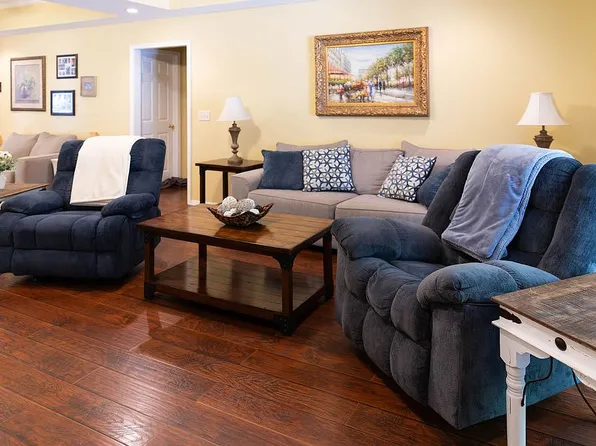 803 Cedar Ln, Prairie Grove, AR 72753