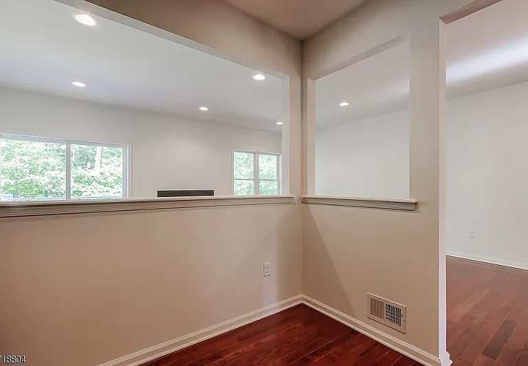 15 Decroce Ct — Photo 8