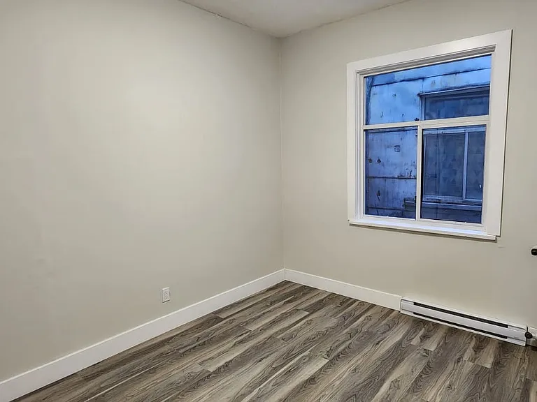 1155 Granville St #4 — Photo 8