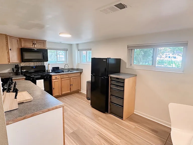 2020 Benton St — Photo 43