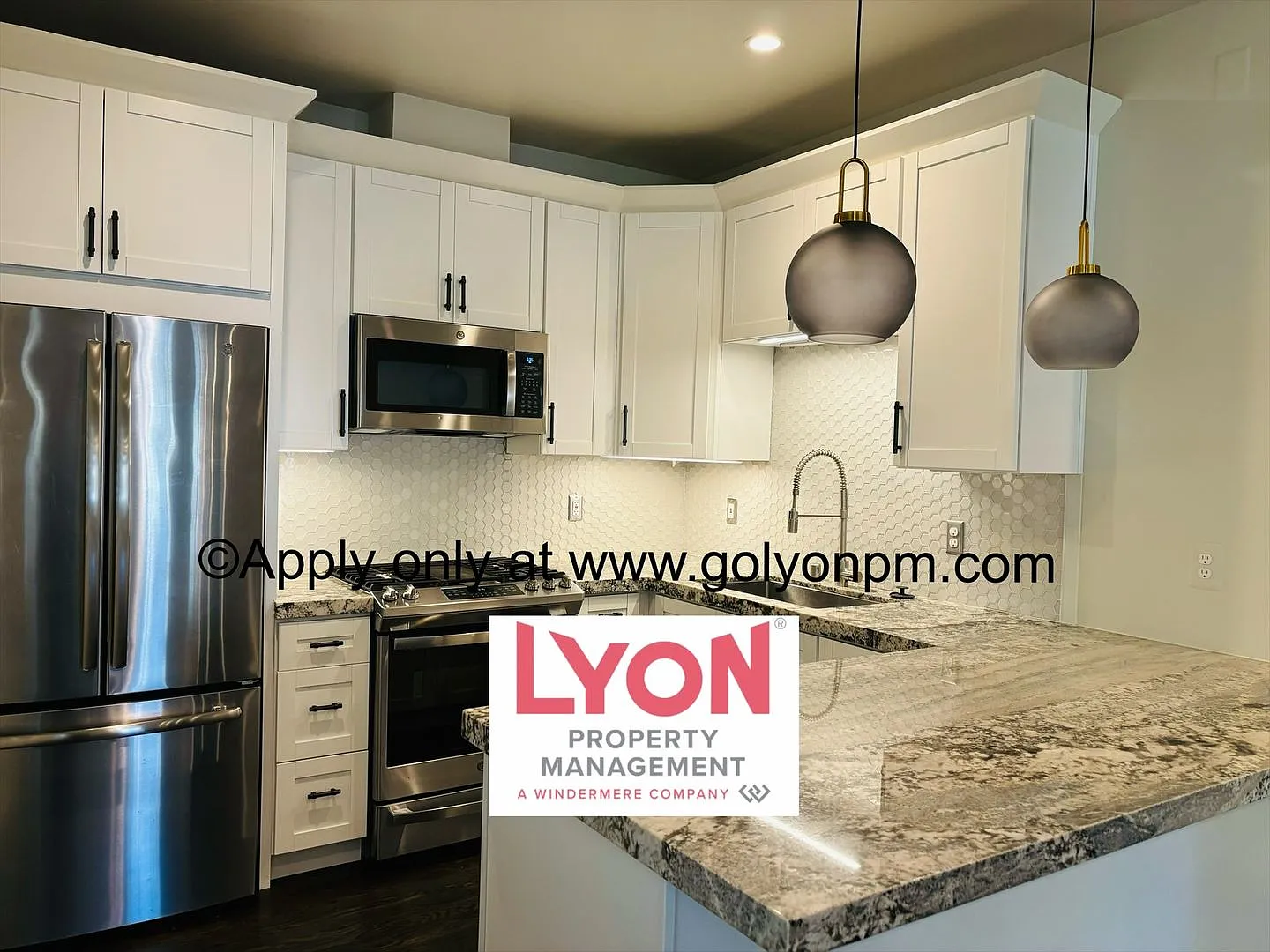 Stunning Downstairs One-Bedroom in East Sac! — Photo 3