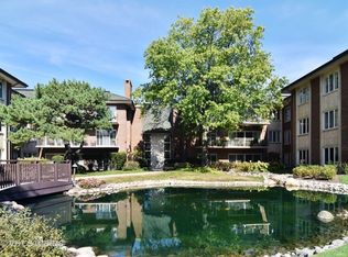 4 Oak Brook Club Dr APT F108, Oak Brook, IL