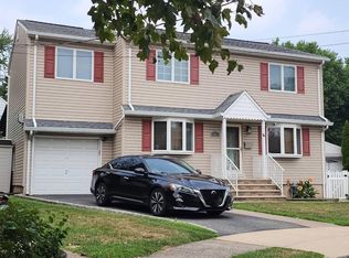 30 Lindale Ct, Clifton, NJ 07013