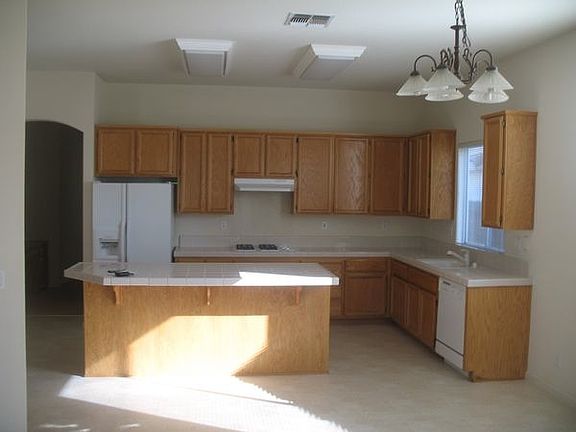 3rd image of 2513 Welwyn Dr