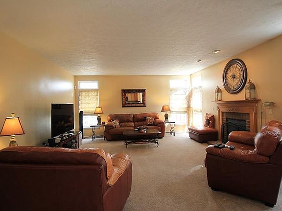 4th image of 10140 Brushwood Dr