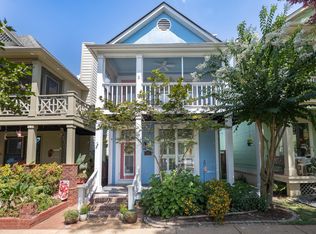 1017 Island Park Cir, Memphis, TN 38103