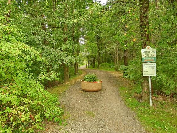 3rd image of 166 Hunter Dr