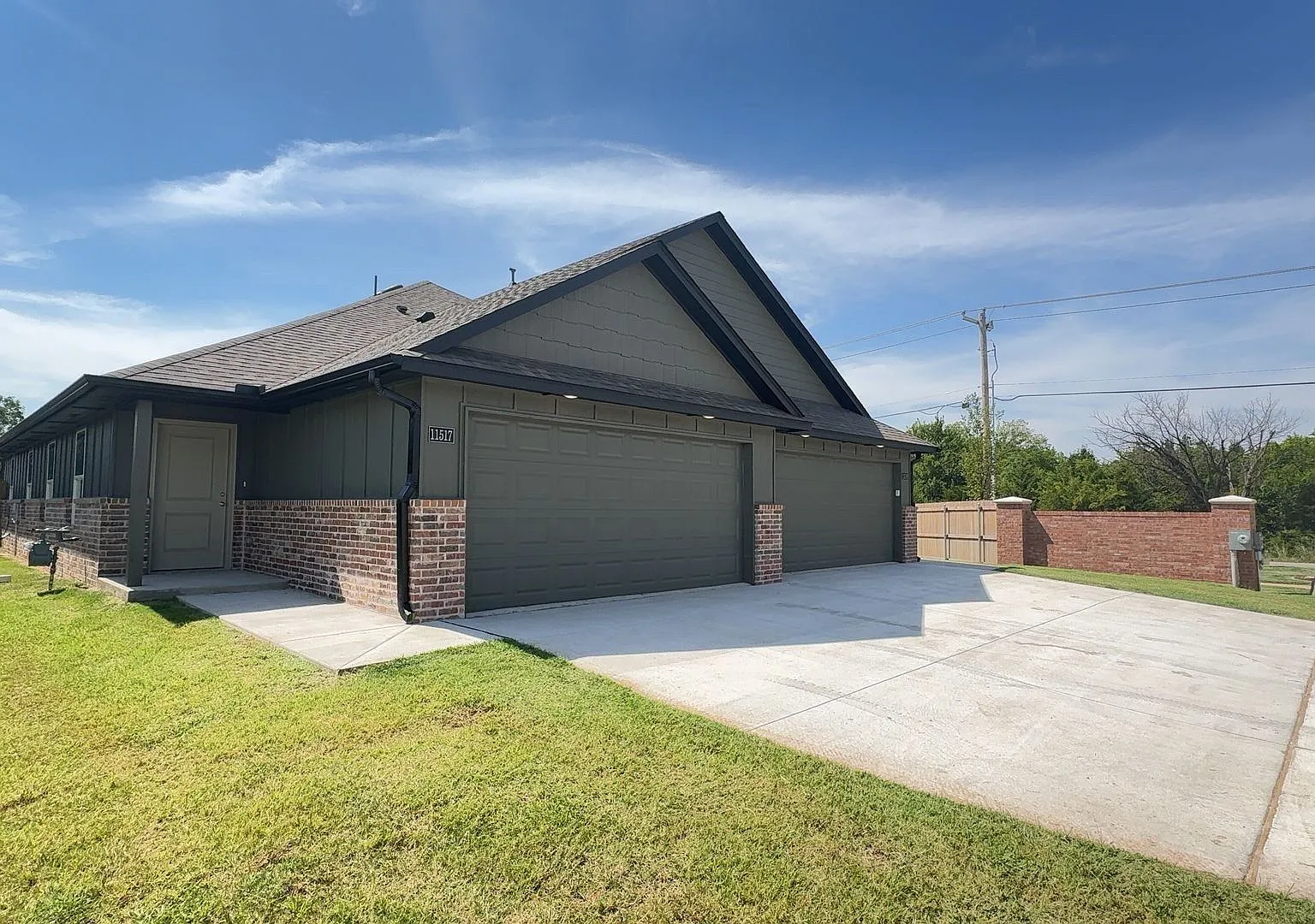 Welcome to Brand New Masonwood featuring this 3 Bedroom 2 Bath 2 Car Garage Duplex in a Great loc... — Photo 2