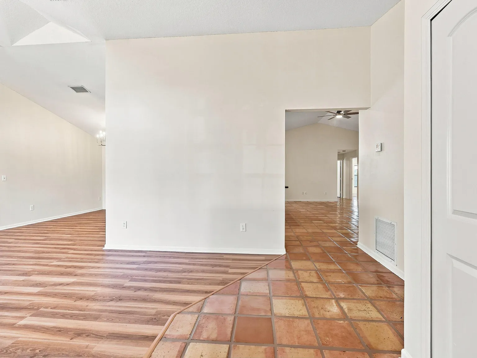 4 bed, 2.0 bath, 2112 sqft, $4,650 — Photo 4