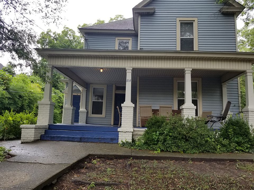 1st image of 814 Clarendon St #B