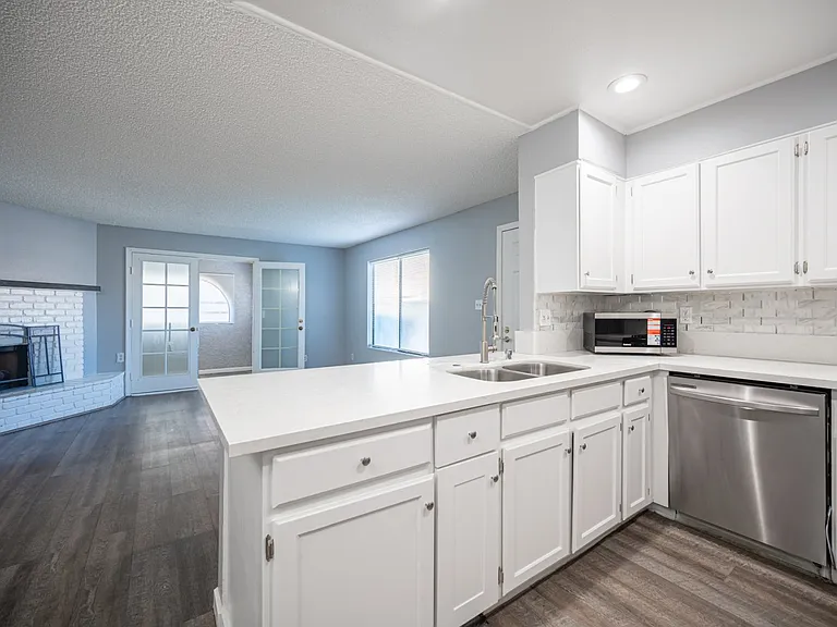 1406 Santa Margarita St #B — Photo 17
