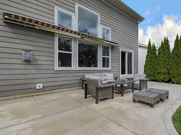 5th image of 3548 Woodland Dr