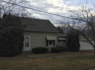 712 S C Ave, Washington, IA 52353