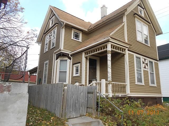 2nd image of 124 W Brown St
