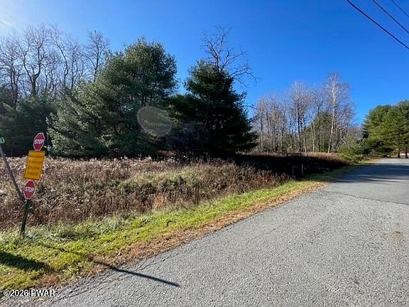 4th image of Meadows Dr