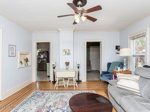 4th image of 27 McMaster Street