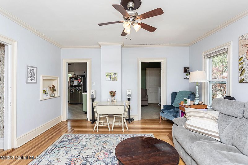 4th image of 27 McMaster Street