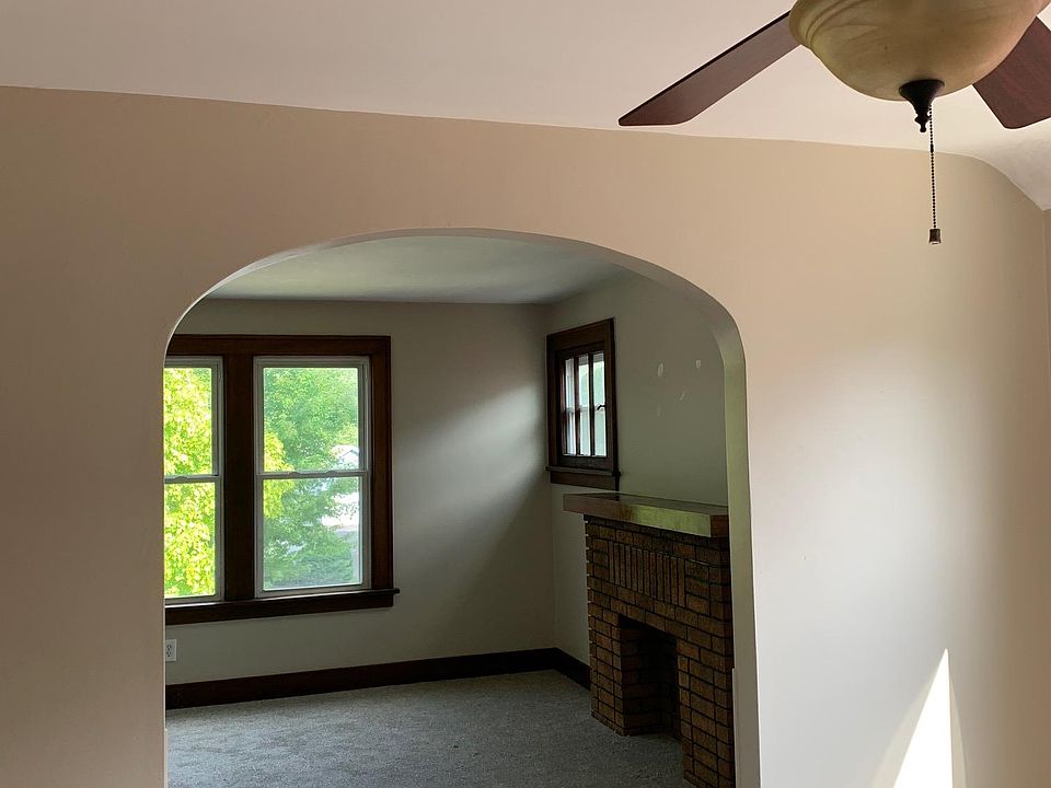 2nd image of 225 Hamilton Dr Floor 2