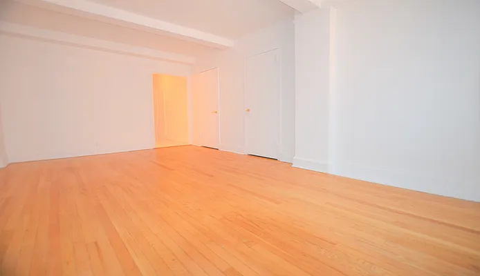 Rented by Manhattan Realty Group | media 12